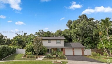 Building Photo - 2589 Pepperwood Cir S