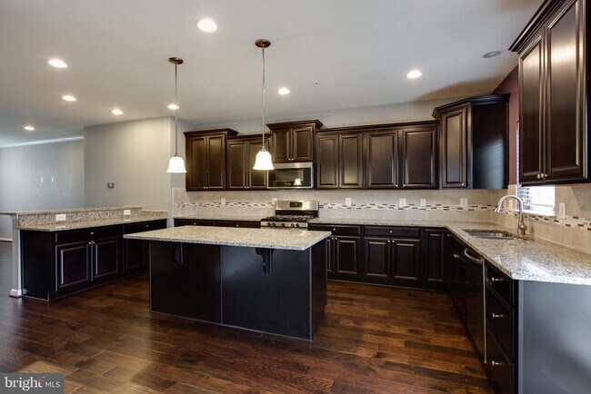 Foto del edificio - 1314 Hawthorn Dr