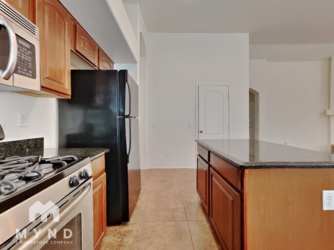 Foto del edificio - 2927 E Whispering Wind Dr