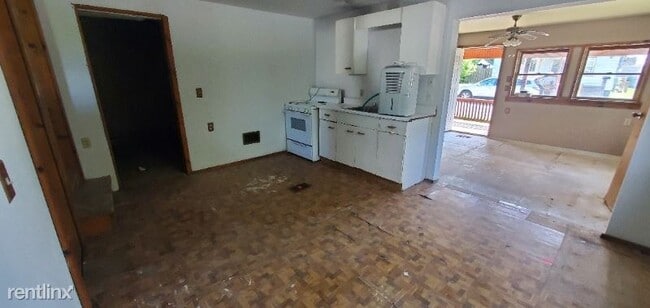 Building Photo - 3 br, 1 bath House - 500 Grant St B Unit B