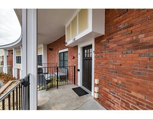 Foto del edificio - 142 Pleasant St