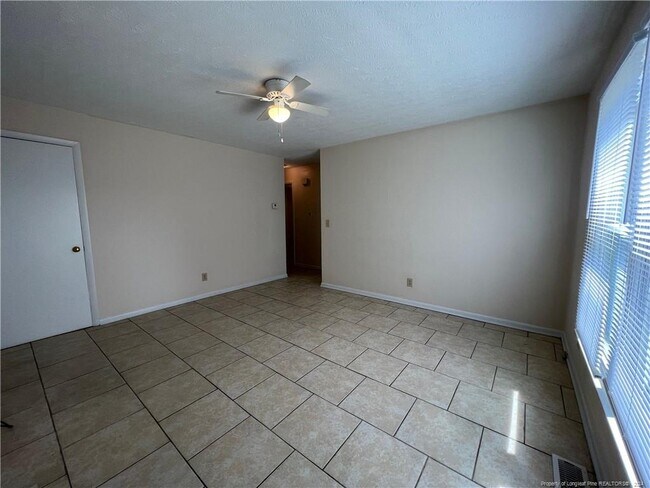 Foto del edificio - 912 Emory Ct