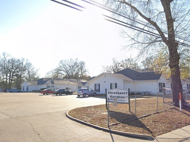 Building Photo - 235 E Stoner Ave