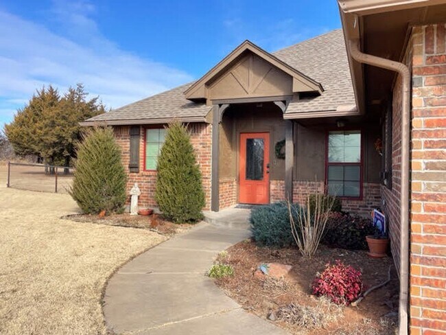 Building Photo - Edmond Schools - .93 Acre Lot - Storm Shel...