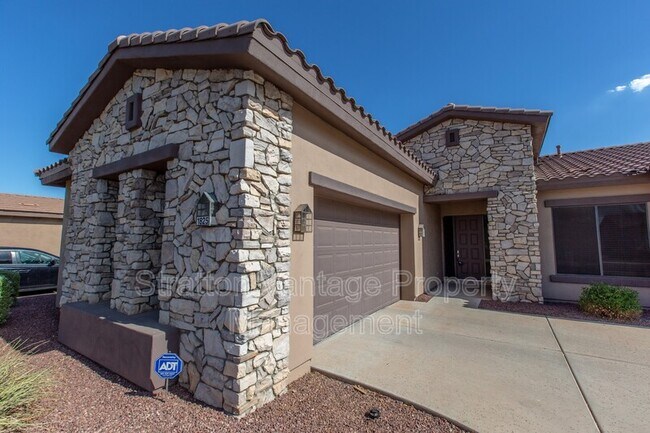 Building Photo - 1825 E Latona Rd