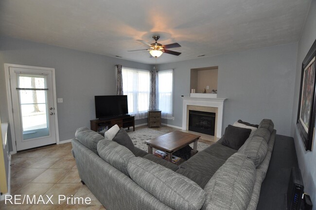 Building Photo - 4 br, 2.5 bath House - 2203 Ships Crossing