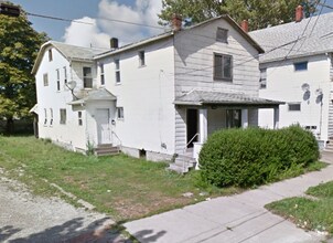 Building Photo - 426 E 13th St