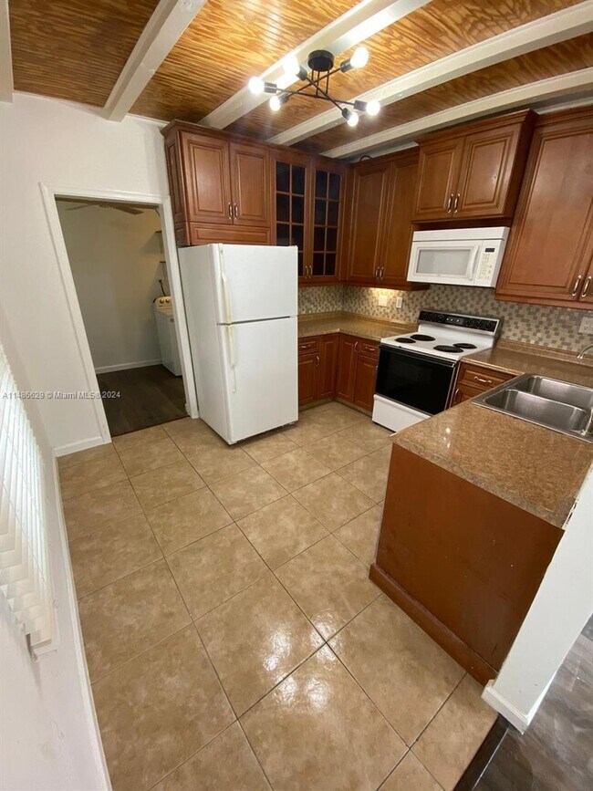 Foto del edificio - 5941 W Park Rd