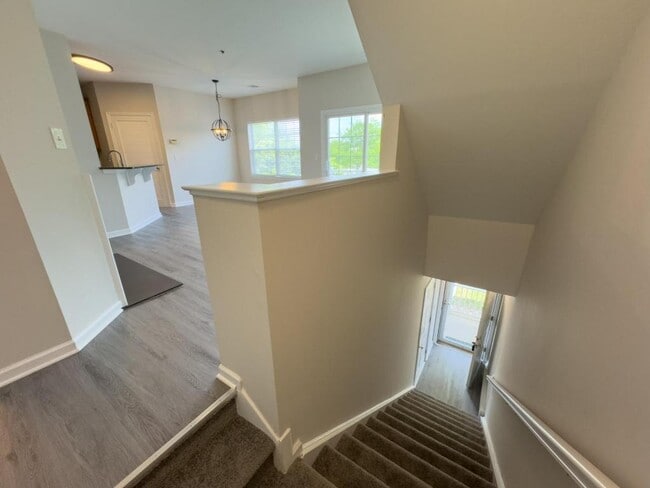 Building Photo - 942 Nittany Ct