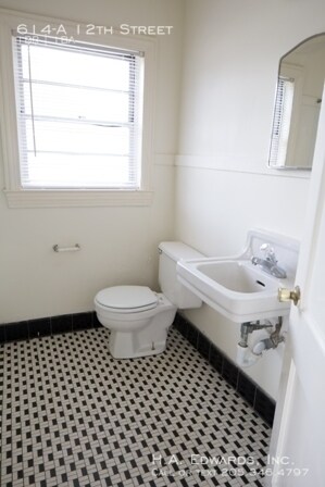 Building Photo - 614 12th Street