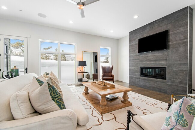 Photo - 4110 W Sierra Dr House