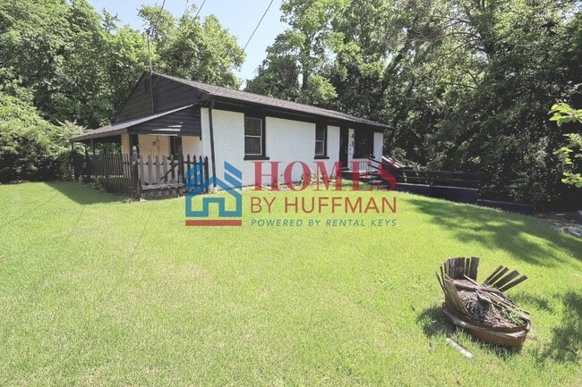 Building Photo - Three Bedroom House  | Attached Garage