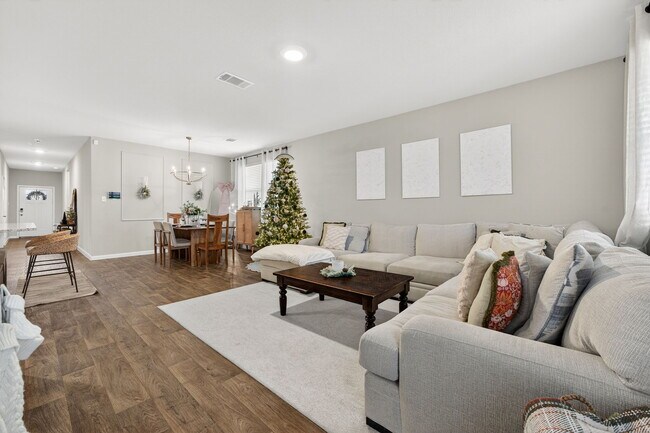 Foto del edificio - 301 Carolina Buckthorn Dr