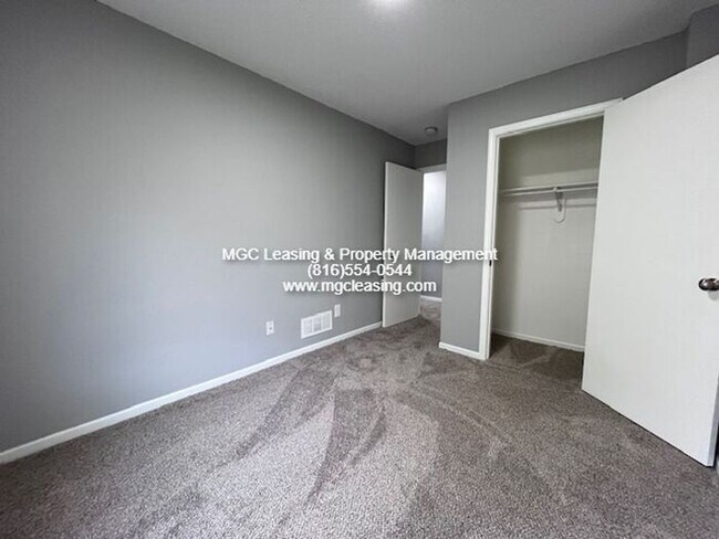 Building Photo - TIMBERS EAST TOWNHOME READY FOR YOUR JUNE MOVE IN!!