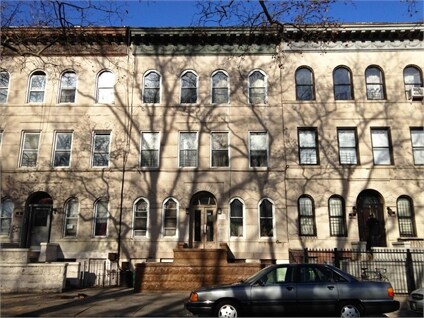 Primary Photo - 829 Halsey St