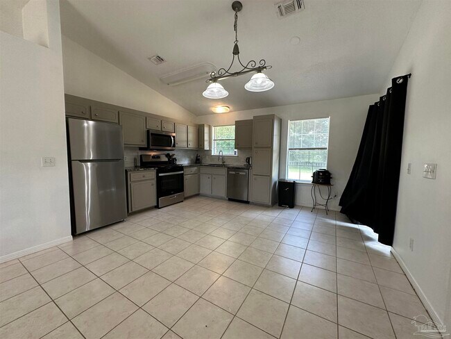 Building Photo - 10530 Willow Lake Dr