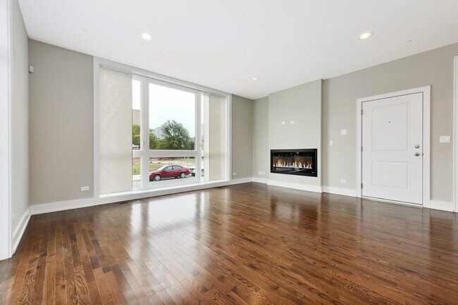 Building Photo - 3108 S Giles Ave