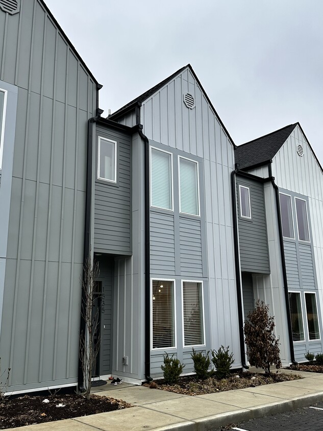 Primary Photo - 1535 Yarra St