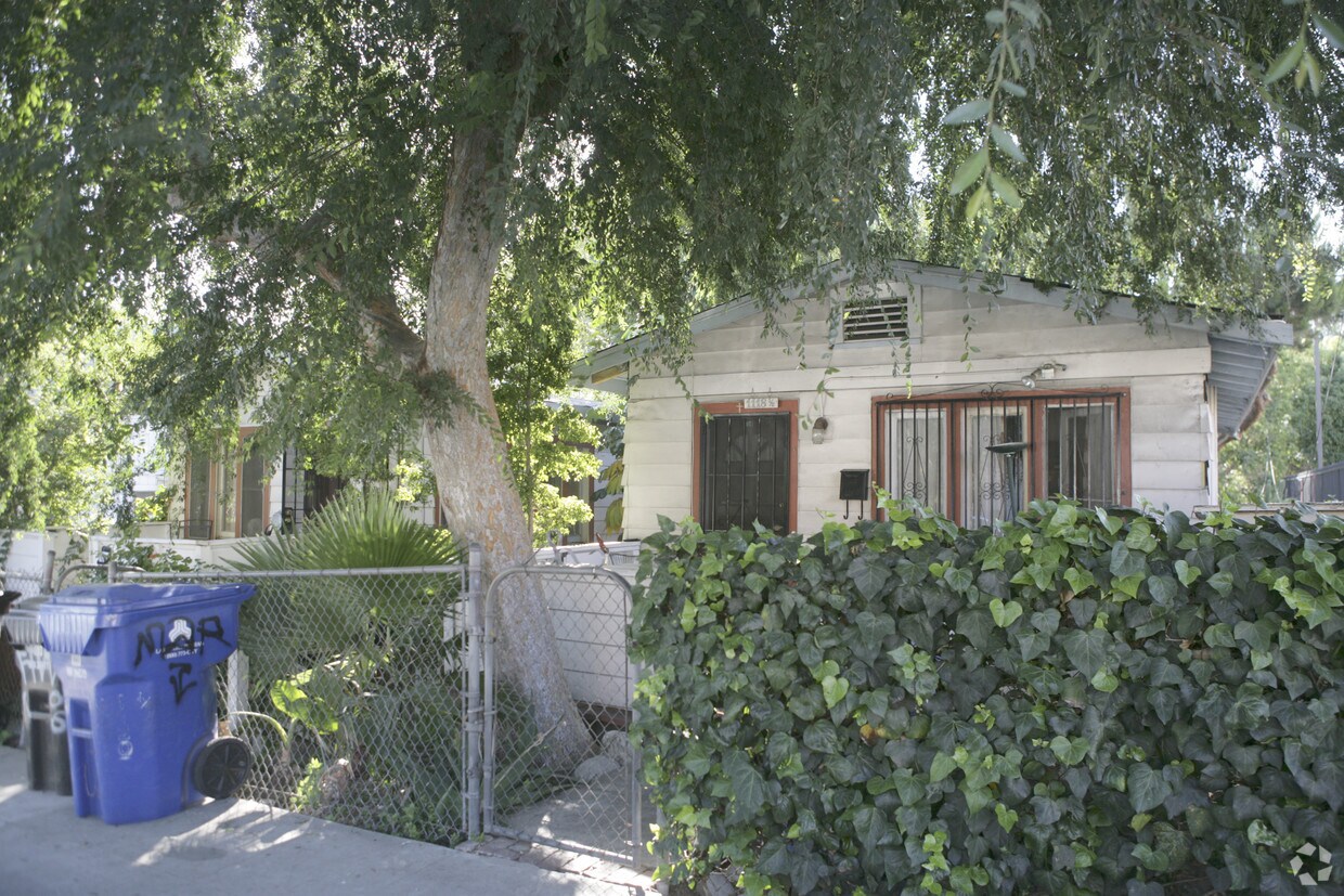 11181120 1/2 Sanborn Ave, Los Angeles, CA 90029 Apartments in Los Angeles, CA