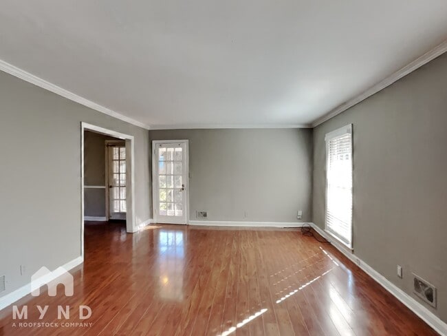 Foto del edificio - 990 Lynhurst Dr SW