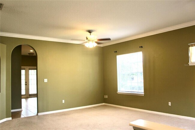 Building Photo - 810 Hillside Dr