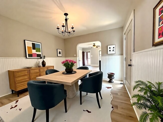 Building Photo - 3 Bedroom 1 Bathroom in York with Sunroom,...