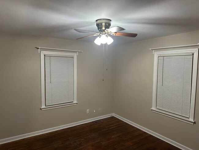 Building Photo - 83 S Lynhurst Dr