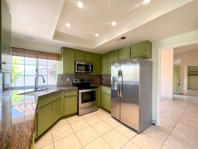 Building Photo - AVAILABLE NOW! 3 Bedroom 2 Bathroom Single...