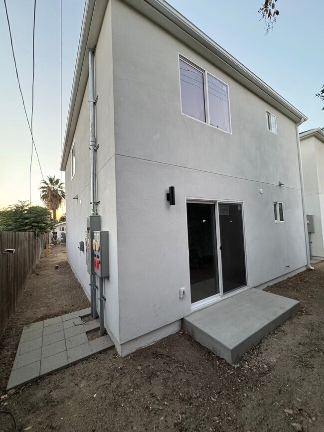 Building Photo - 8530 Penfield Ave