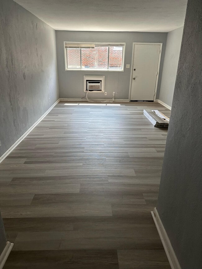 Foto del edificio - 1921 Oxford Cir