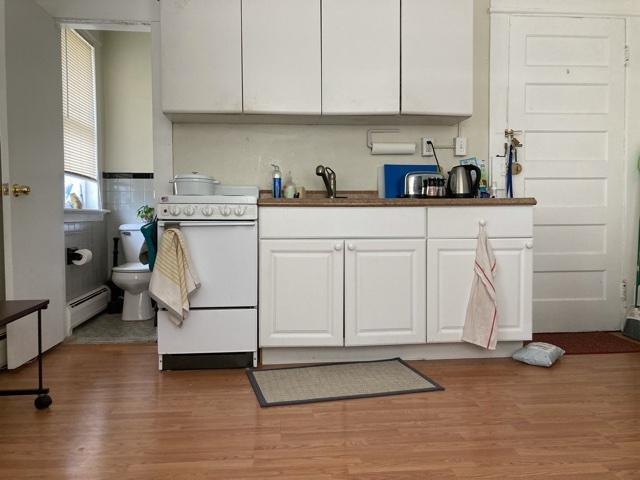 this apartment has 2 rooms - 228 Edwards St
