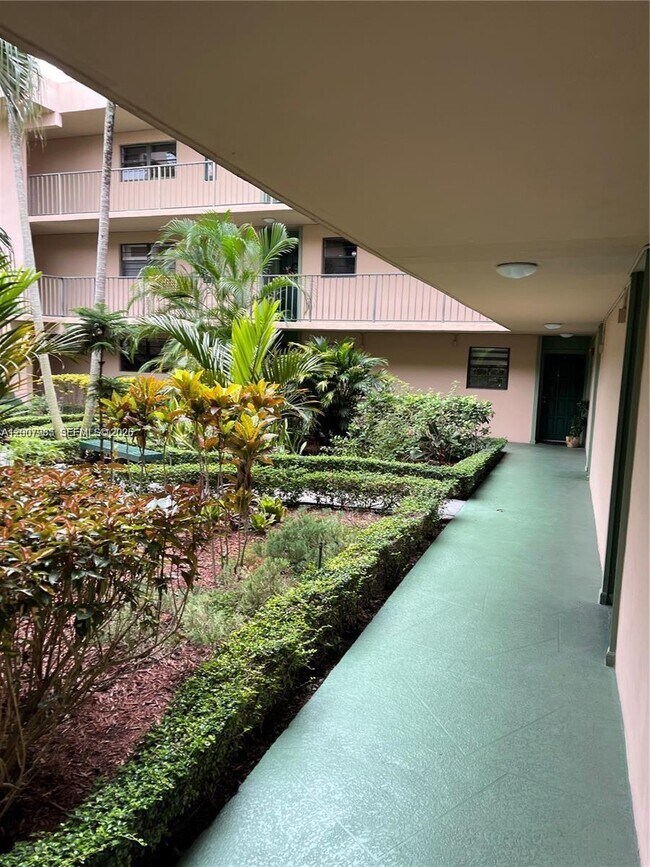 Foto del edificio - 10525 SW 112th Ave