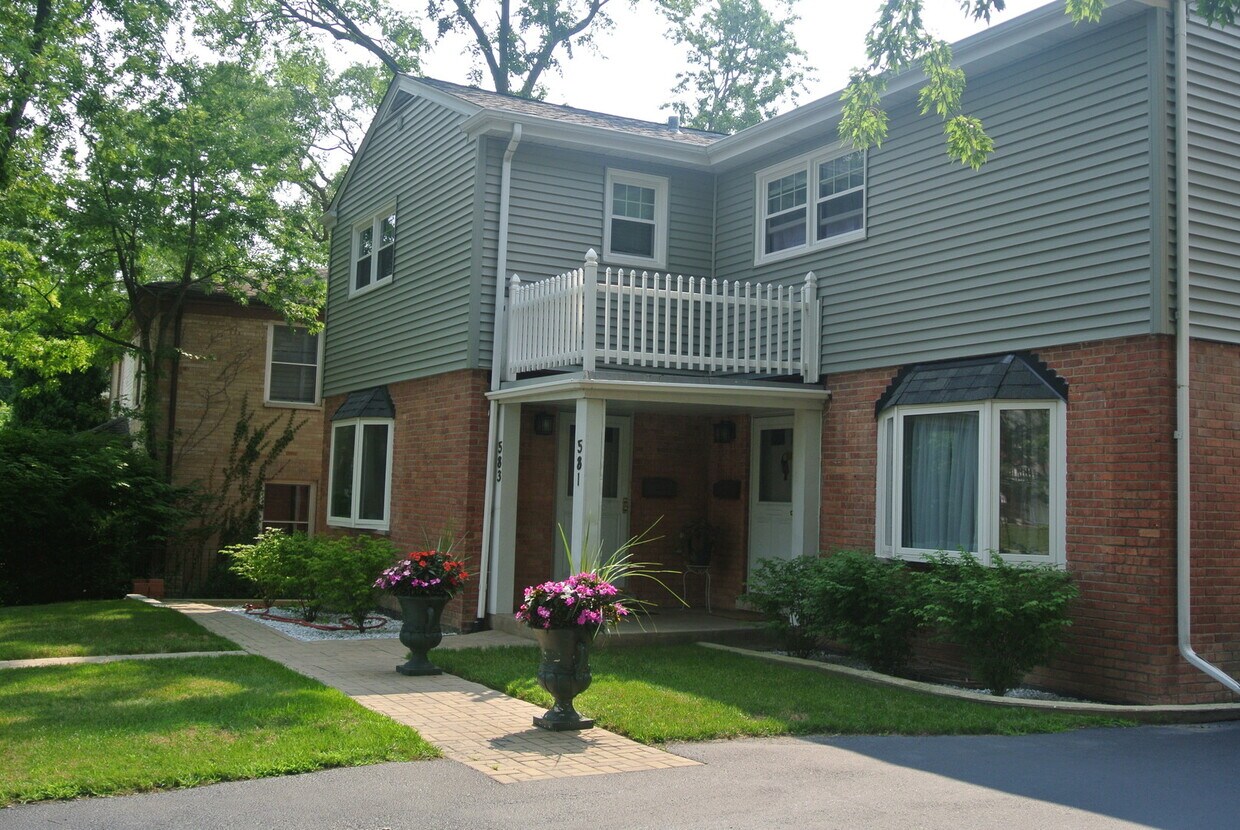 Primary Photo - 583 Ivy Ct