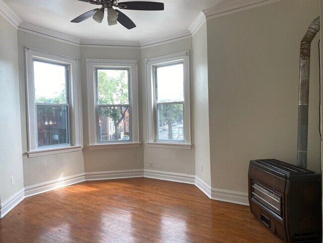 Living room - 2301 W 25th St