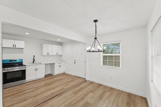 Foto del edificio - 5406 Firefly St