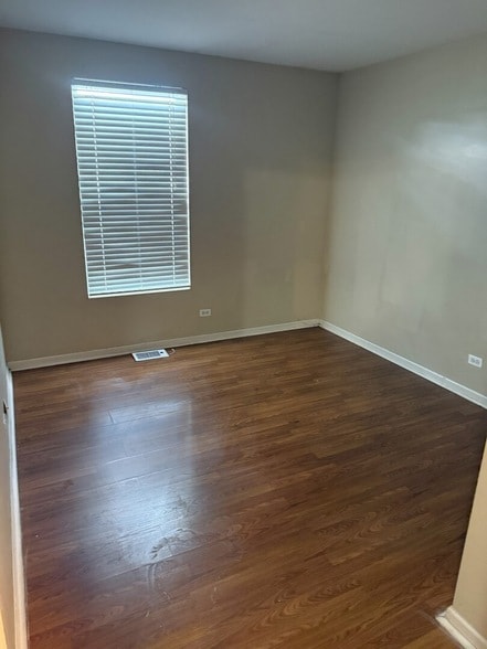 Building Photo - 550 Conservatory Ln