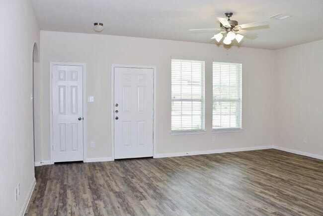 Foto del edificio - Bavaria - 12359 Roy Mix Bohn Ln, Houston, ...