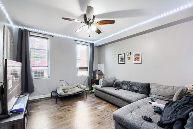 Building Photo - 3237 S Aberdeen St