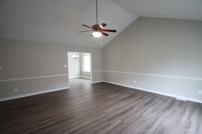 Foto del edificio - Exclusively Offered by Muse Realty, LLC