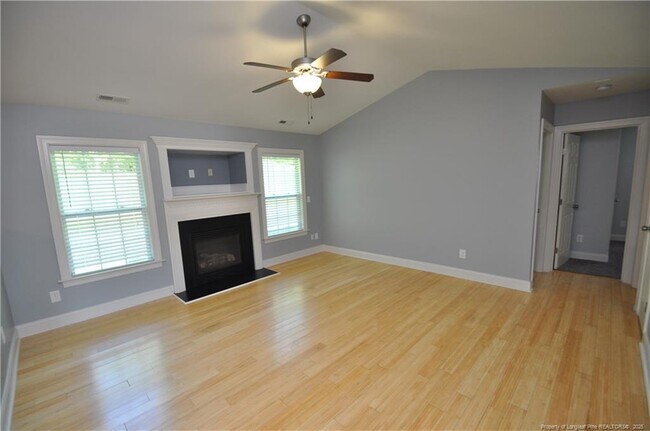 Foto del edificio - 1048 Dexter Ridge Dr