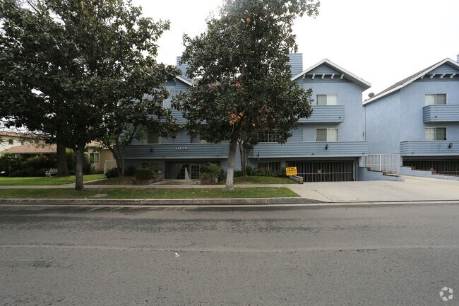 Building Photo - 11176 Huston St