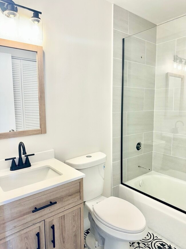 Building Photo - 3008 W 23rd St