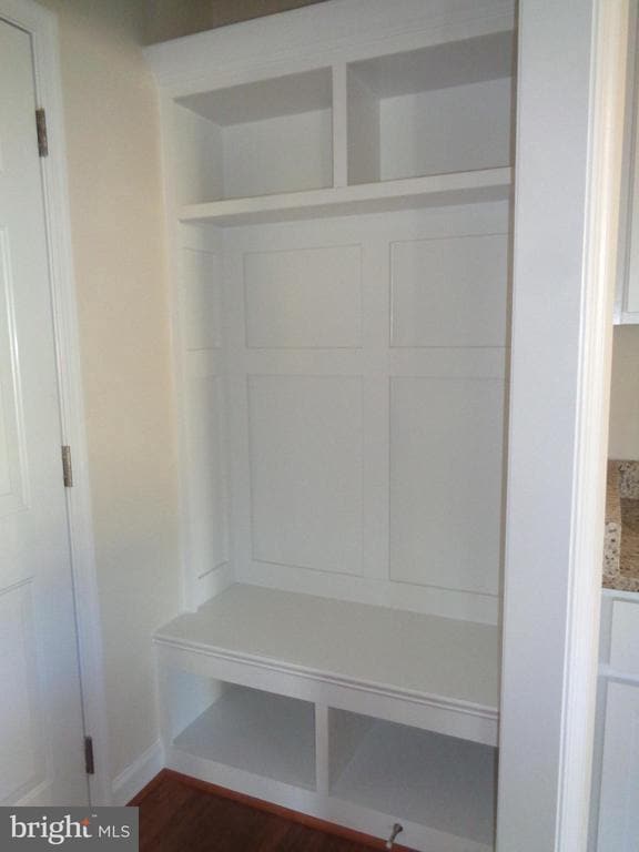 Foto del edificio - 6909 Lunette Ln
