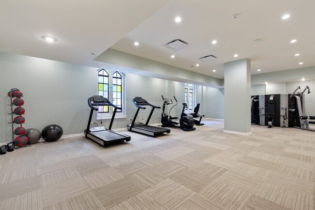 Foto del edificio - 2211 E 67th St