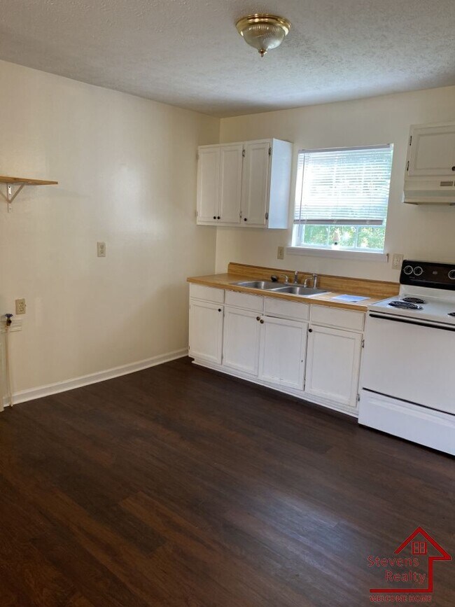 Foto del edificio - 200 Dogwood Pointe Dr