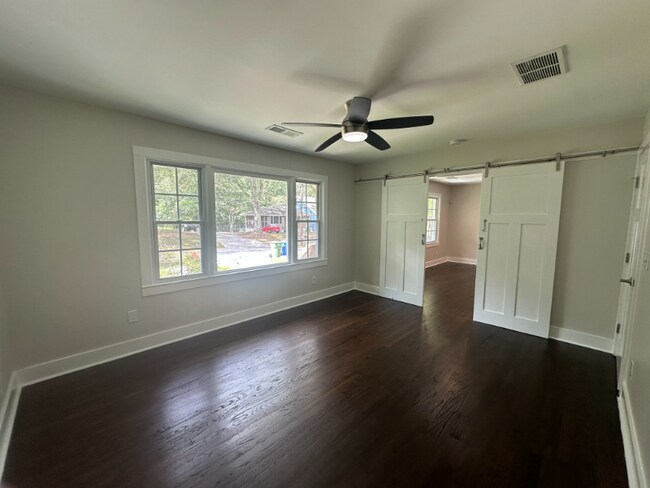 Building Photo - 569 Woods Dr NW