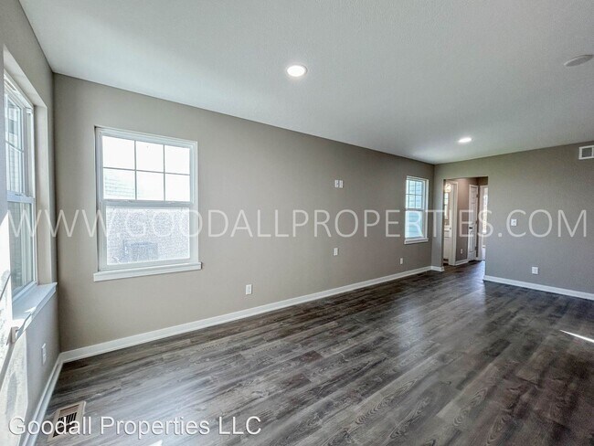 Building Photo - 2 br, 2 bath House - 1022 Adler Ct