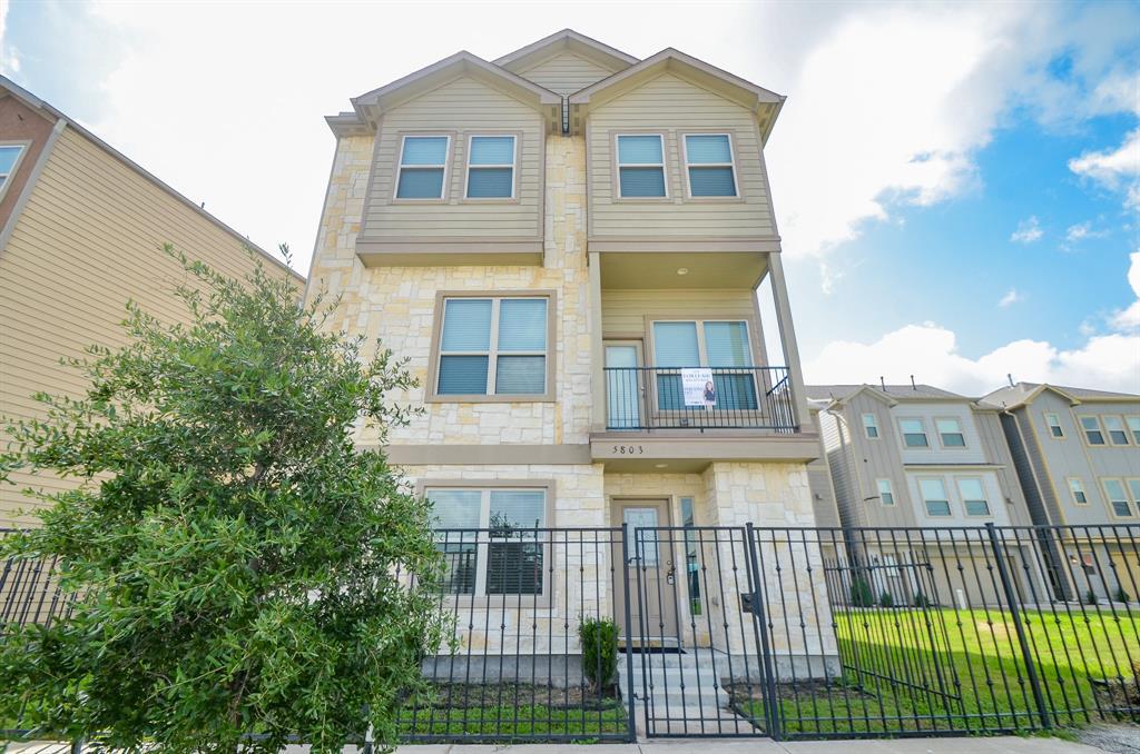Foto principal - 5803 Conley St