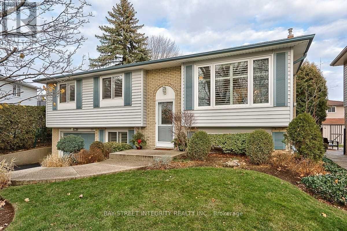 Primary Photo - 1261 Richards Crescent