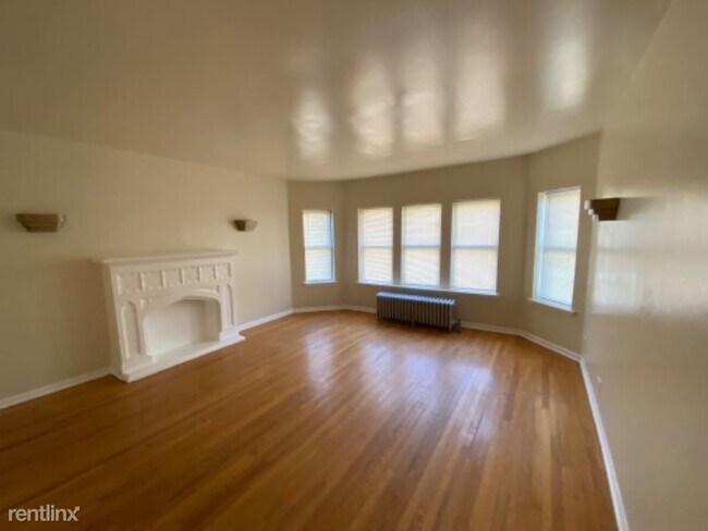 Foto del edificio - 3 br, 1 bath Apartment - 230 N Pine Ave